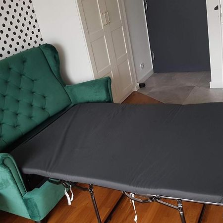 Apartament Przy Metro Warschau Buitenkant foto